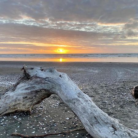Otaki Beachfront Getaway Exterior foto